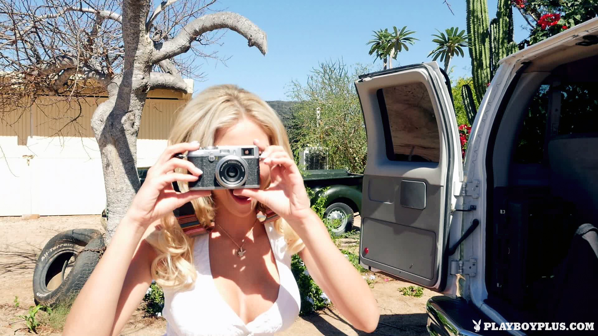 Behind the Scenes with Cybergirl Khloe Terae 