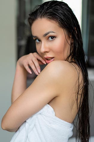 Tia-Showered-In-Love